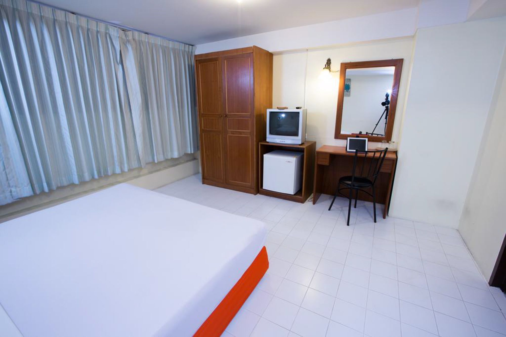 Oyo 320 Regent 2002 Guest House Phuket Exterior photo